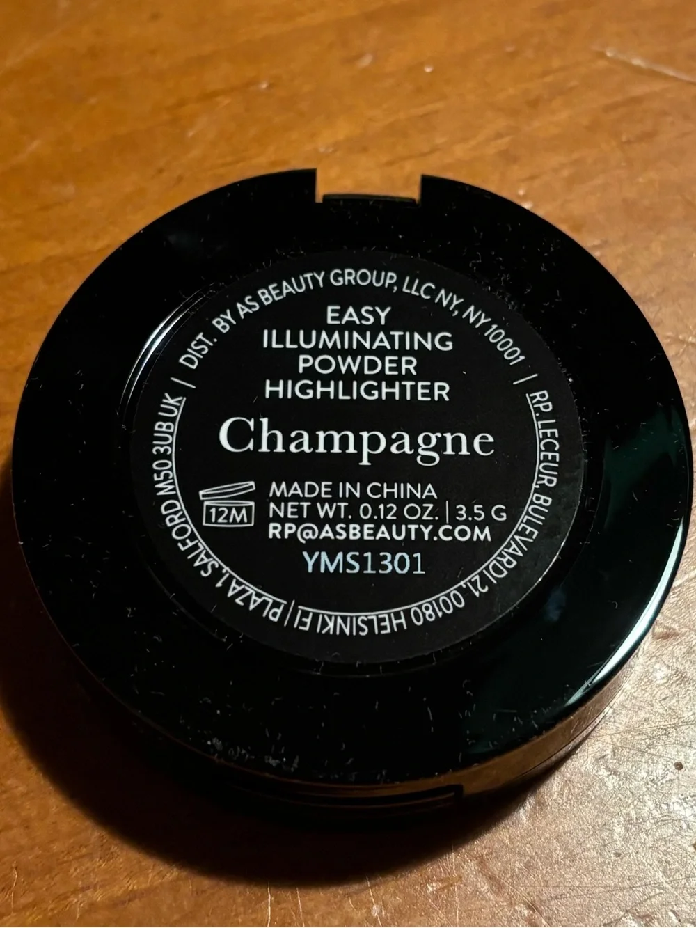 Laura Geller Easy Illuminating Powder Highlighter Champagne